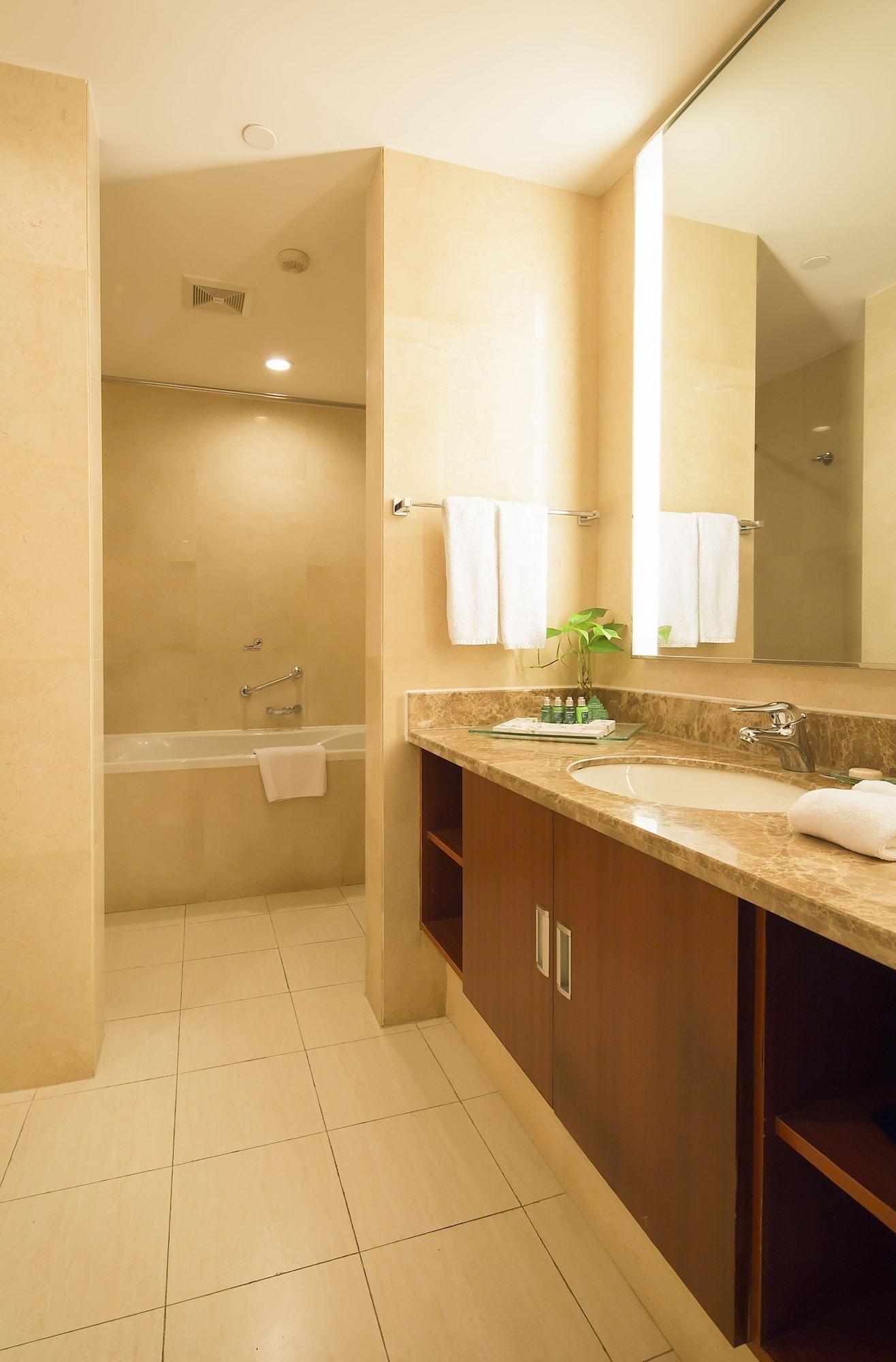 Landison Plaza International Hotel Zhenjiang  Eksteriør billede