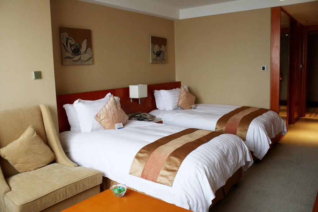 Landison Plaza International Hotel Zhenjiang  Eksteriør billede