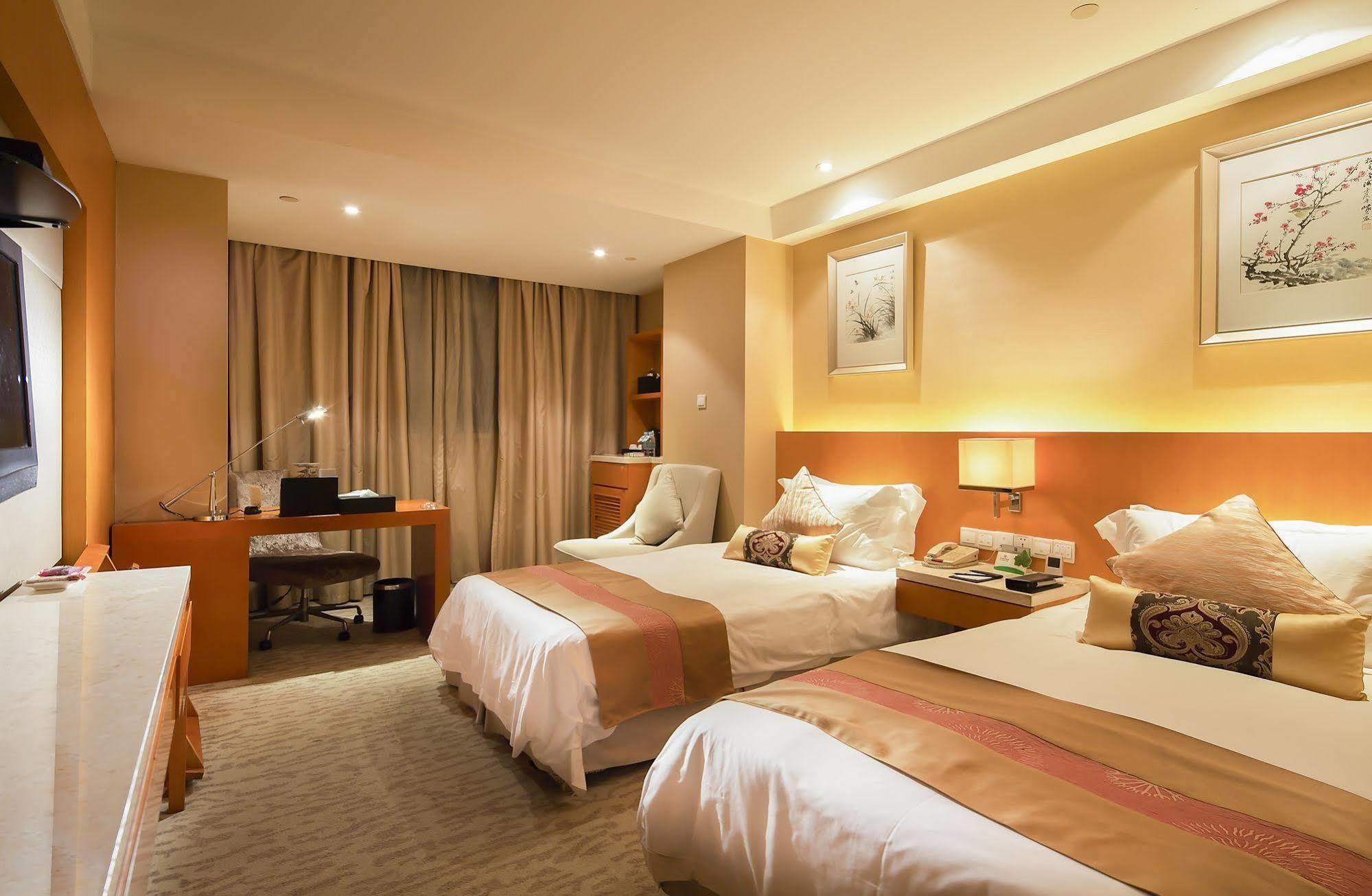 Landison Plaza International Hotel Zhenjiang  Eksteriør billede