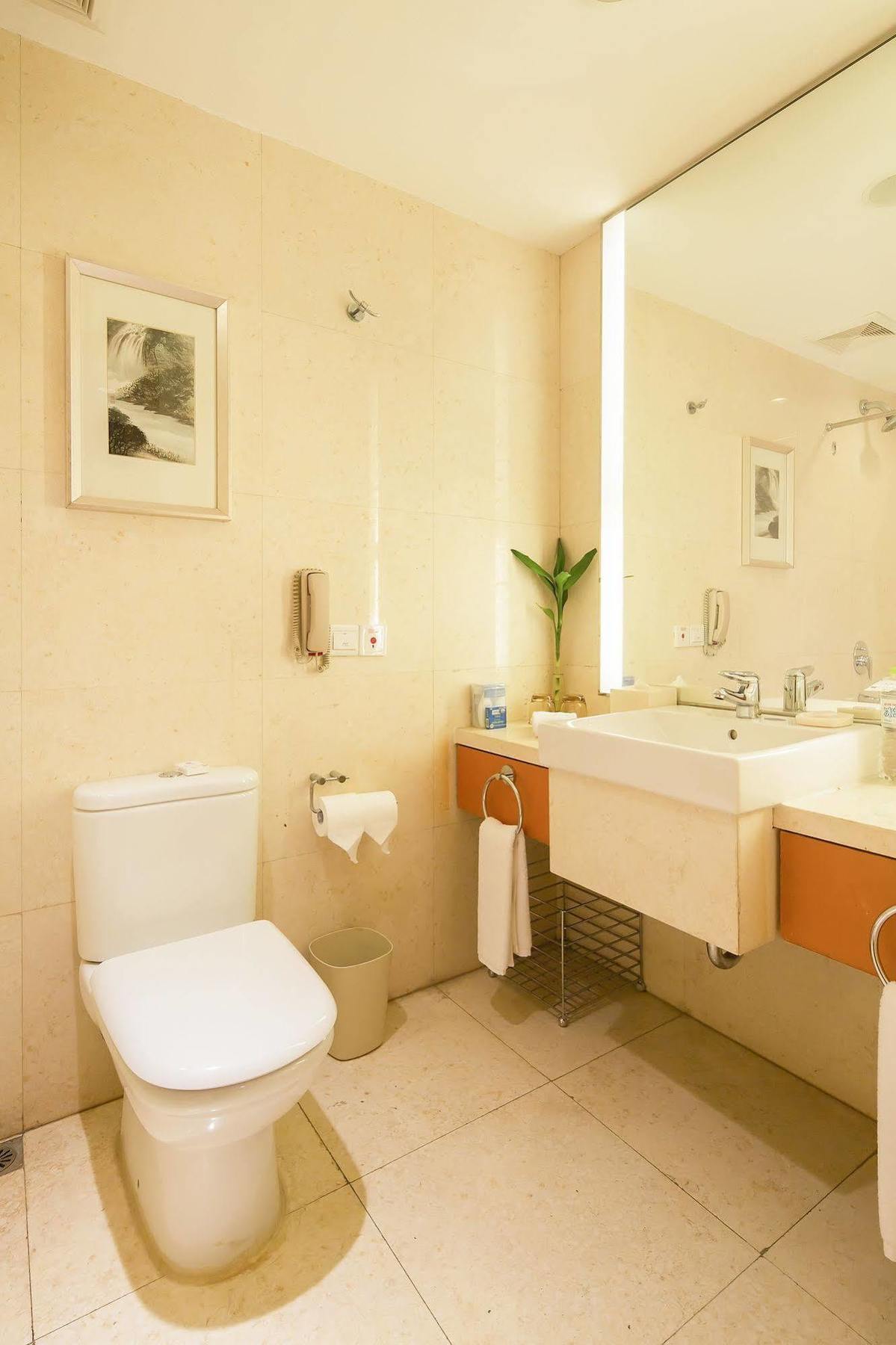 Landison Plaza International Hotel Zhenjiang  Eksteriør billede