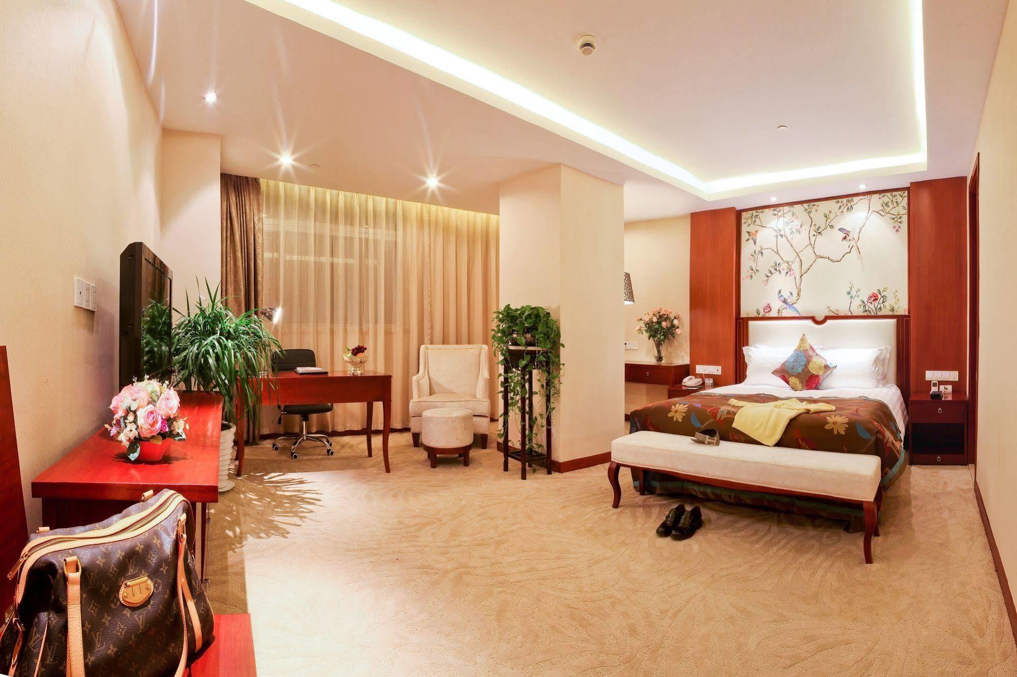 Landison Plaza International Hotel Zhenjiang  Eksteriør billede